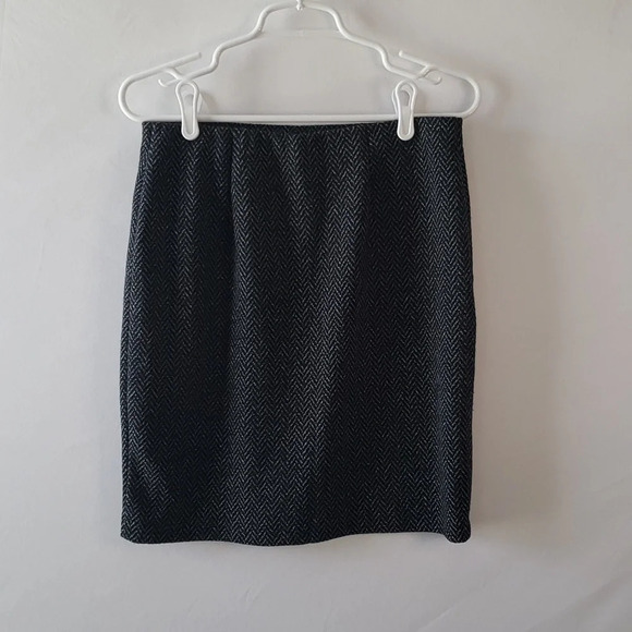 Express Stretch Mini Skirt Pencil Herringbone Gray Black Sz. Medium - Picture 3 of 8